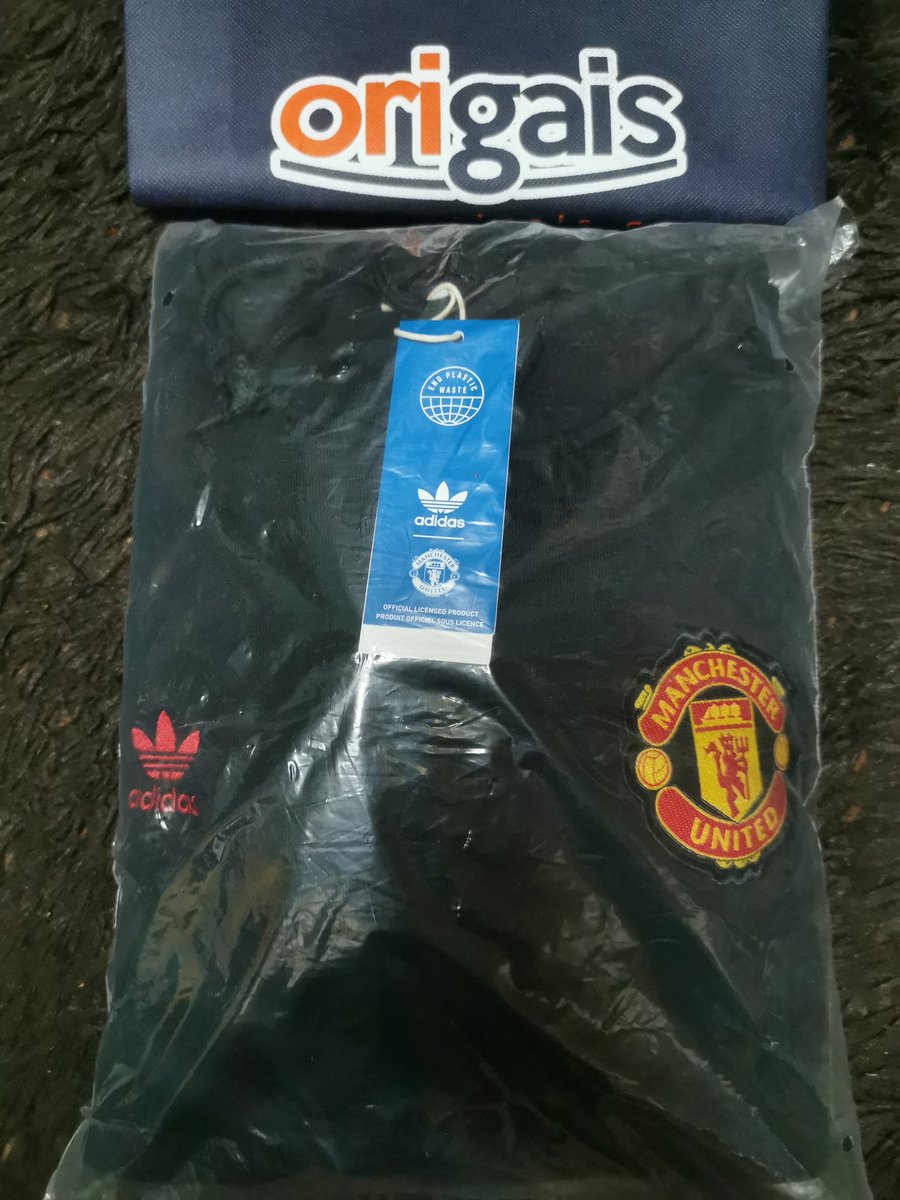 origais's tweet photo. Manchester United black hoodie
💯Original 💯official by adidas
#origaismanutd https://t.co/fcrrSRM4b6