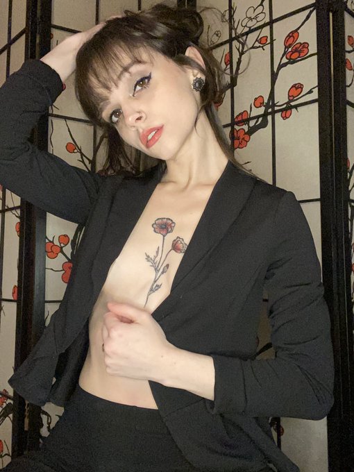 Full length JOI up on OF ✨💚. Hope you all are having a lovely Sunday! 😘 https://t.co/9PZRZrh6Ml