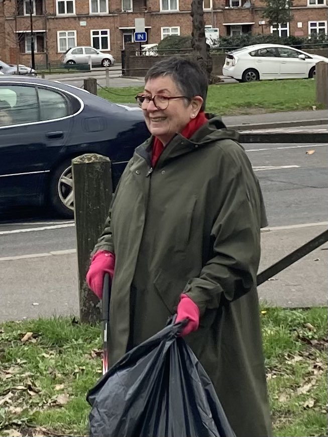 CazenoveLabour's tweet photo. Clapton Terrace also hold joint community action days with #LibertyHall and #SpringfieldPark
For more info on #HackneyParks activities sign up to the monthly newsletter here: https://t.co/M7smYYNSXC https://t.co/tVSr6D5L8t