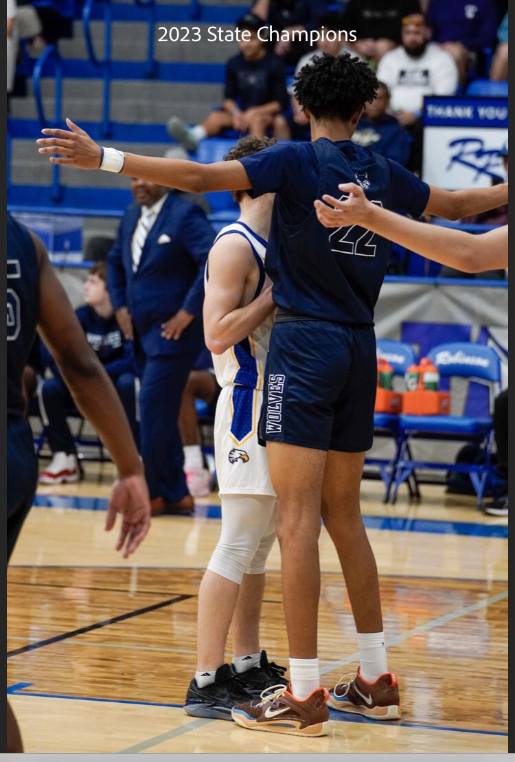brianflem80's tweet photo. 🦅LC STATE CHAMPS🟡🔵
Great Championship Game
Tall  🏔 to climb/underdogs

#3 LBK Christian upsets #1 St. Francis

Tall (6’3,6’4, 6’7, and #41 ranked prospect in nation at 6’10) and athletic team (at least 3 players with D1 offers). https://t.co/TWSBKCQks3