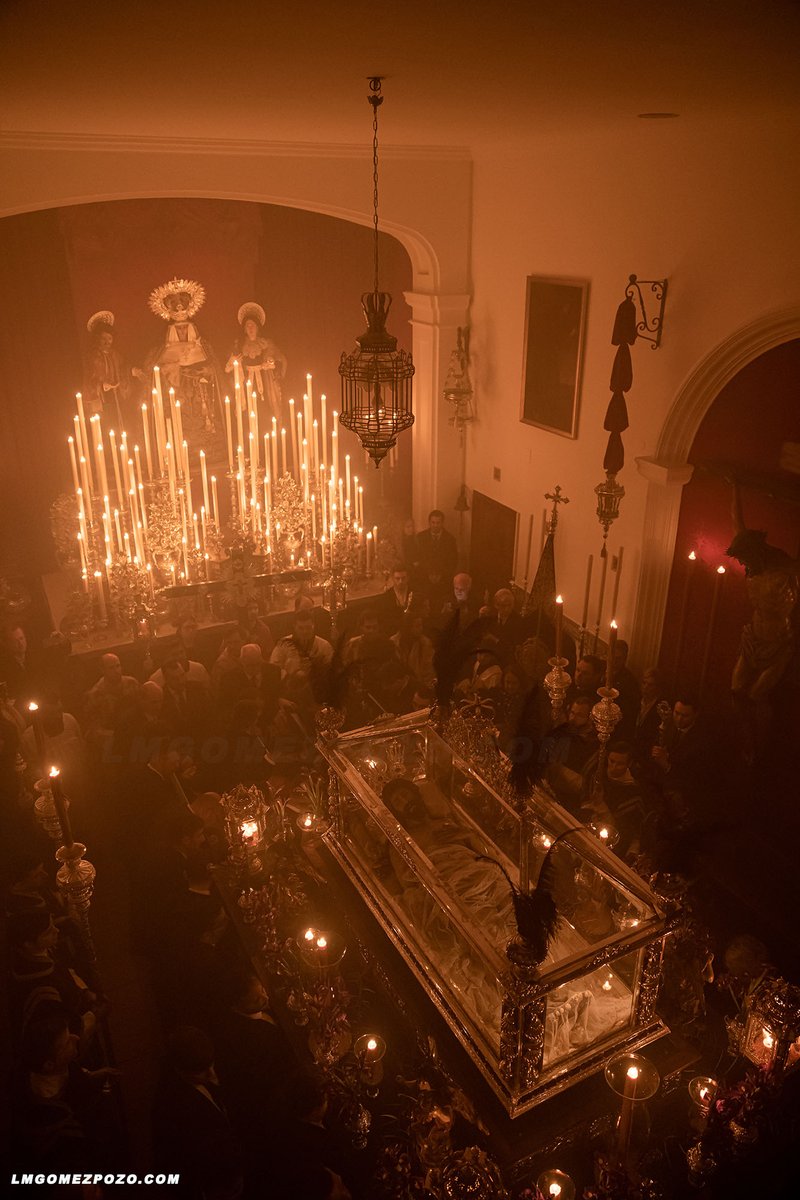 LMFotosCofrades's tweet photo. (5/5) Para llegar al corazón de su Hermandad, Santa María del Monte Calvario @MonteCalvario  . https://t.co/hScLY9npCG  #CofradiasMLG  (Gracias por hacerme sentir como en casa). https://t.co/DaEO4XGmUX