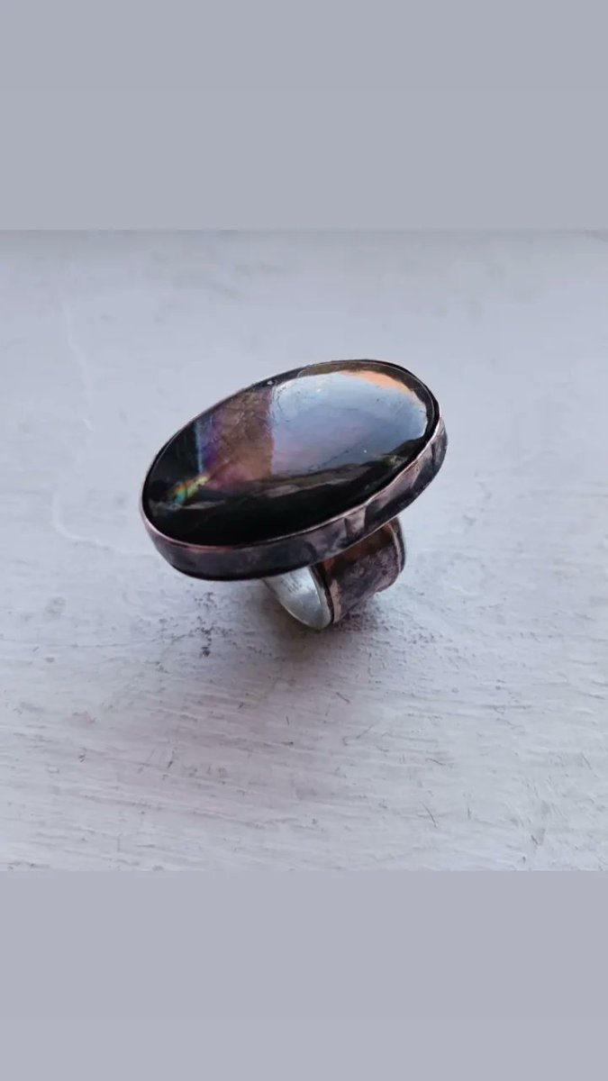 JJReinedeBlanc's tweet photo. Purple Labradorite with Reticulated Brass, Bronze, and Sterling ring. Size 7. Will be up on the website today! 

🔥👑 #handmadejewelry #ladysmith #metalsmith #RockStar https://t.co/2gH9ywyFC9