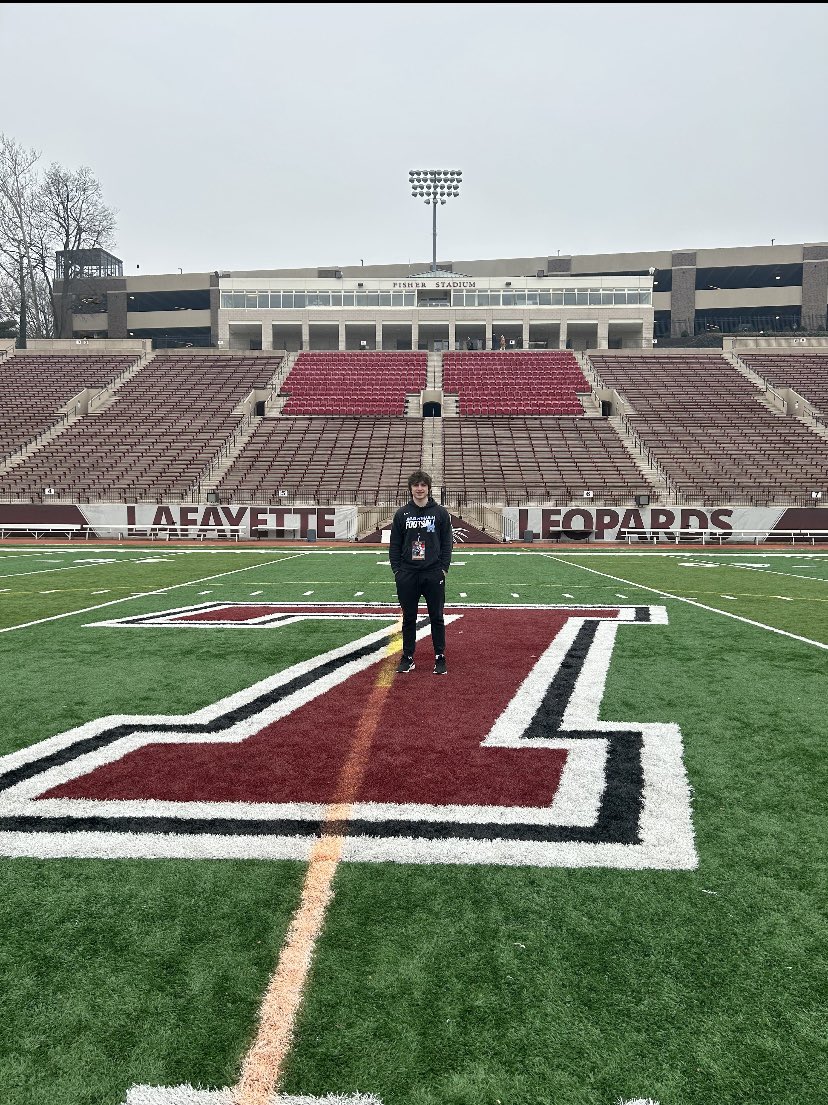 Fun weekend visiting <a href="/LafColFootball/">Lafayette Football</a>. Thanks to <a href="/CoachSejour/">Jeff Sejour 🇭🇹</a> I was able to meet some great coaches and players and view an amazing campus and facility. <a href="/MahwahFootball/">Mahwah Football</a>