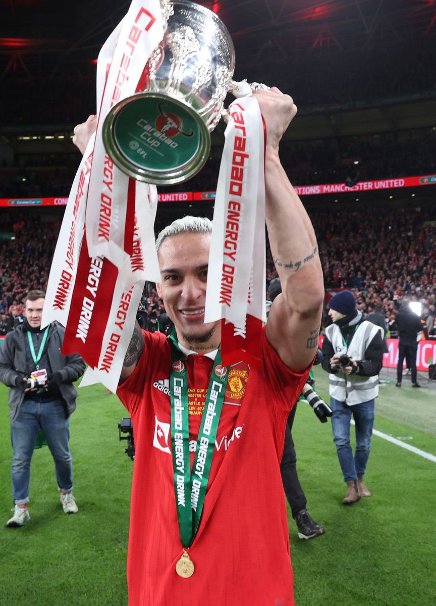 HQMUFC's tweet photo. Antony 🇧🇷 ، Lisandro Martinez 🇦🇷 

 #CarabaoCup https://t.co/MXPkVLjqDu