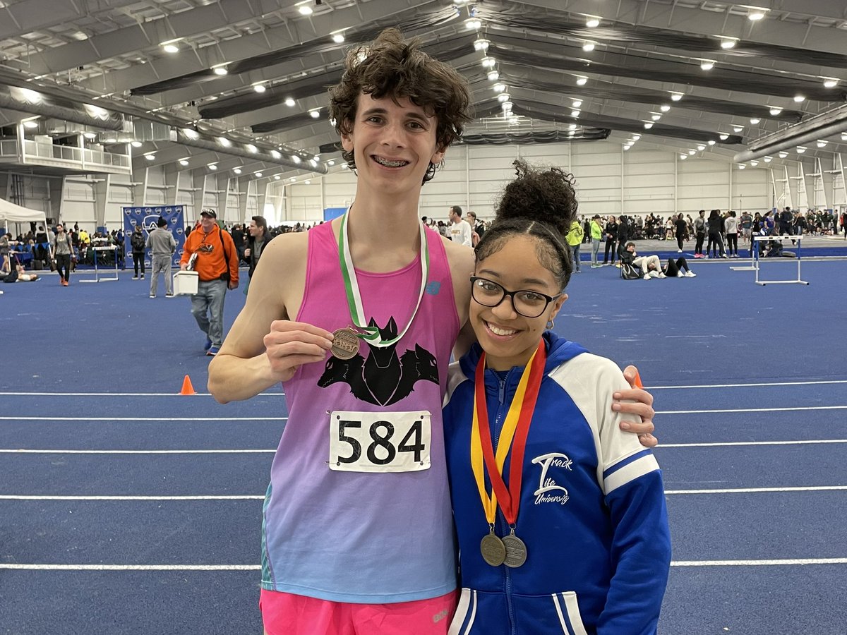 We had three HUGE performances at states today! Congrats to David Rolands placing 9th in shot put with a new PR of 51-feet-3! DaKya was All-State in the 60m (7.82), placing 6th! Matthew Short was All-State in the 1600m with a PR of 4:20.94. GO BEARS!!! 🐻