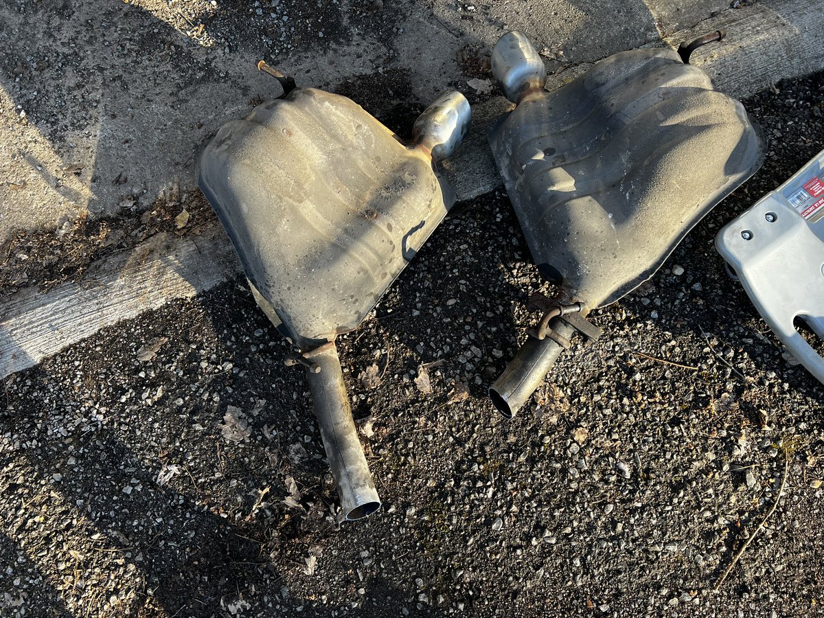ZPTVofficial's tweet photo. https://t.co/j3FShNMxjI NEW VIDEO IS LIVE NOW!!! Cutting off the rear mufflers on my wife’s grand Cherokee with the 5.7 hemi!! Go check it out!! #jeep #grandcherokee #hemi #jeepgrandcherokee #upgrade #new #diy #youtube #youtuber #mufflerdelete #57hemi https://t.co/jbCEId4HQ6
