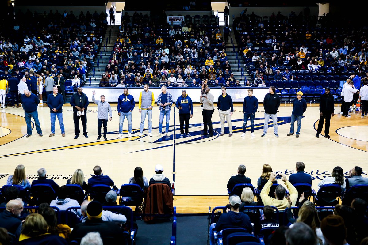 Toledo_MBB's tweet photo. Here's a few more πΈ from a fun day! #ForeverARocket #TeamToledo https://t.co/S7qzfVFqDa
