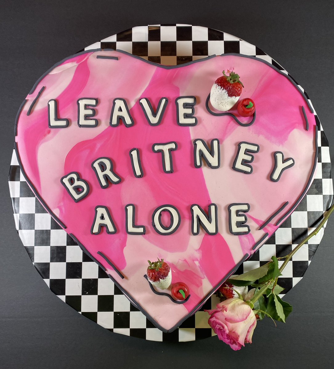 DissyG's tweet photo. Say it with cake.

Britney’s personal life is not for our entertainment. Leave Britney alone.

#LeaveBritneyAlone #BritneySpears #JusticeForBritney https://t.co/fyN8yAvcz7