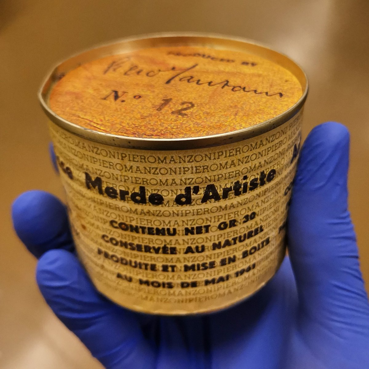 thalesleite_com's tweet photo. @depthsofwiki I held one of these cans. It is quite heavy. Lot of fiber, I guess... https://t.co/eBviiZ0OoV