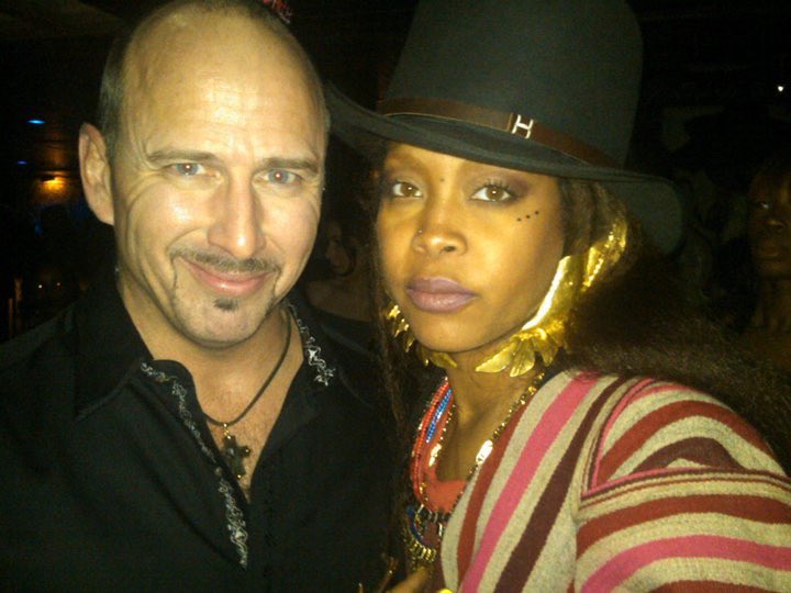 Happy Birthday Erykah Badu !! 