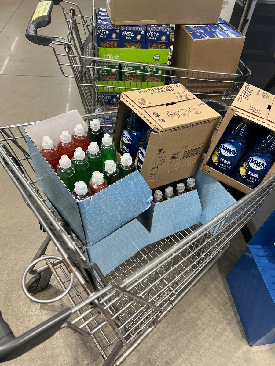 KhalsaAidUSA's tweet photo. Khalsa Aid New Jersey delivered food and hygiene items including diapers to @lunchbreakNJ located in Red Bank, NJ. Lunch break have been supporting financially insecure members of the Monmouth County for nearly 40 years.

#food #hygieneitems #khalsaaidusa #khalsaaid https://t.co/eILDjRtSQf