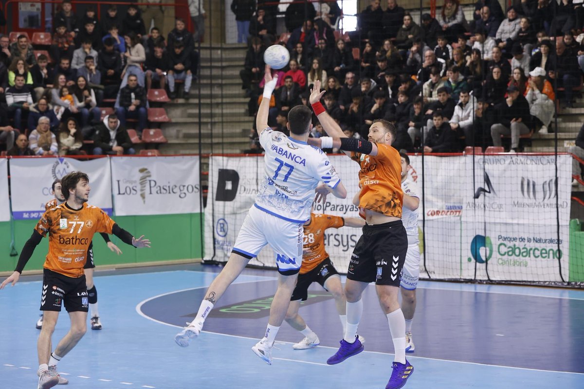 balonmancangas's tweet photo. GAMEDAY 🔥
Final no Vicente Trueba 🏟️
🏆 Liga Plenitude @ASOBAL
🗓️ X. 19
⏰ FINAL
@BMTorrelavega 3️⃣2️⃣
Frigoríficos del Morrazo 2️⃣5️⃣
📸 Luis Palomeque
#AtaOFinal #LiveASOBAL #enCangasninguenserende #TLVCNG #deportegalego #deputacionpontevedra https://t.co/QZULxR4uvH
