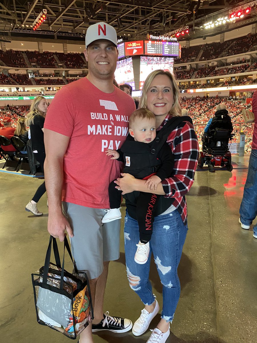 BretBlake10's tweet photo. 3 year challenge! @HuskerHoops 
#huskers #gobigred https://t.co/Z7F9jCffEL