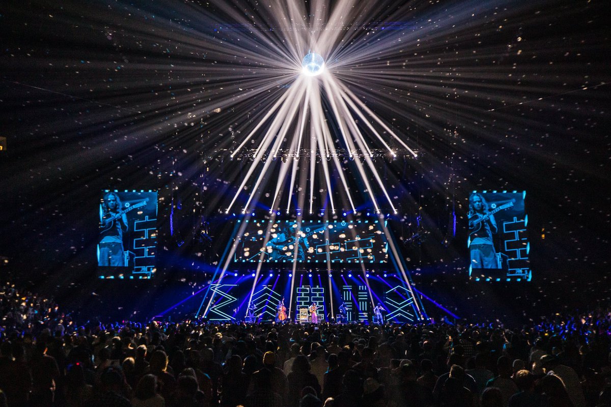 Billy Strings tweet media