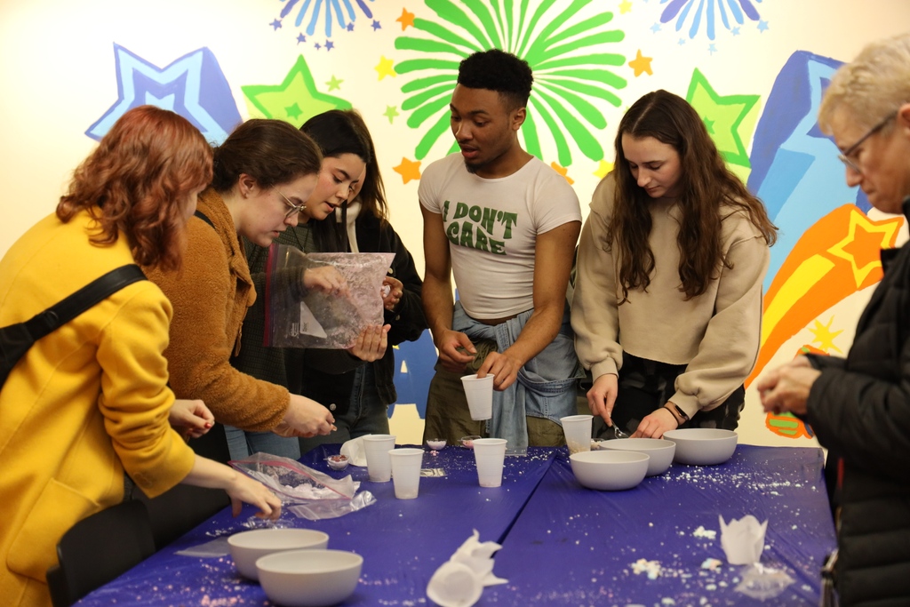 SpeedArtMuseum's tweet photo. TODAY is February Community Day! Come celebrate black culture and art at the Speed. Join us for art-making, music, a gallery tour, and an esteemed panel.
This is a FREE event! See you and your family at #yourSpeed
1 - 4 pm. #SpeedArtMuseum https://t.co/O5GqHHTNq4