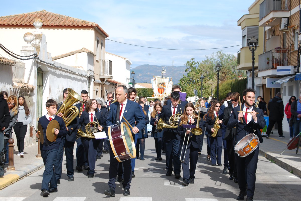 Cercavila de la Crida2023 en #SanAntonioDeBenageber amb la Falla Turia Plaça Ajuntament