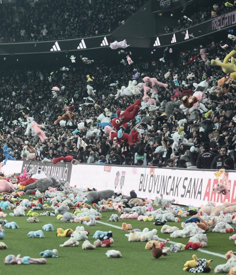 yuruyen_jk's tweet photo. Beşiktaş ailedir https://t.co/nxmFKX7KtQ