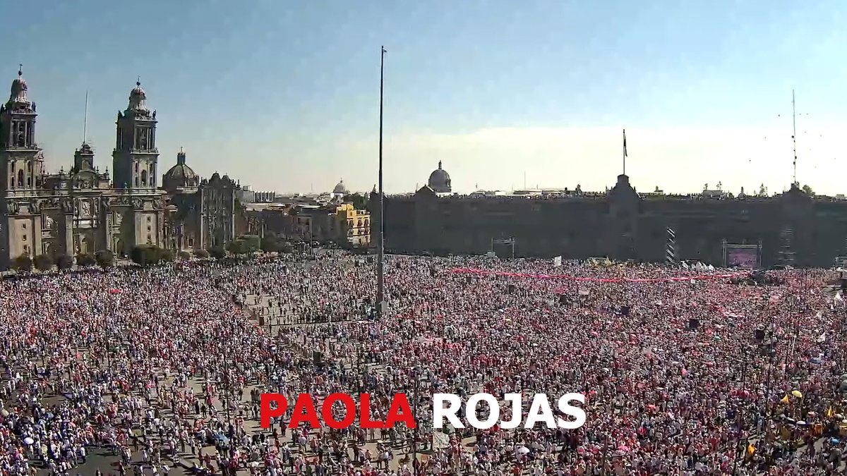 Así luce en estos momentos la explanada del Zócalo de la Ciudad de México por la concentración de asistentes a la #MarchaINE.