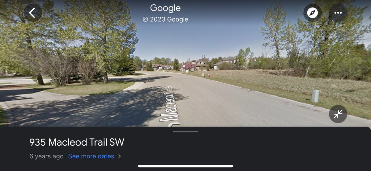 NiftyCrispy's tweet photo. My parents took a stroll through the abandoned neighbourhood of Beachwood Estates in High River that filled in as Bills Town and sent me a pic yesterday 
#TheLastOfUs  #FilmedInAlberta https://t.co/32niCaqcxX