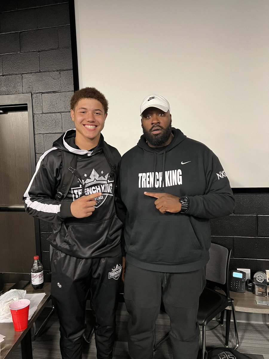 ZaneRowe0's tweet photo. Thank you @TheSHOWByNXGN for inviting me to the Mega TKC. I appreciate @twftraining teaching us about player personnel group and player keys! #DLMVP #theShow #knowledgeispower @AggieFootball @CoachColey @TheUCReport @UANextFootball @PrepRedzoneNext @247Sports @RivalsCamp @On3Recruits @AlPopsFootball