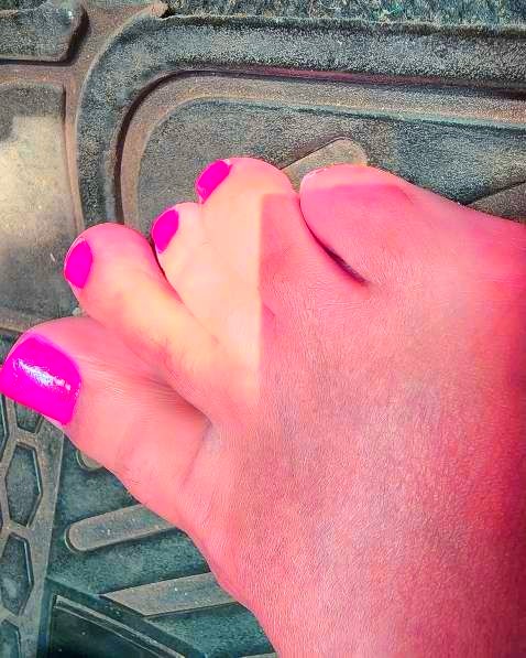 FeetsOnline's tweet photo. @Feetfinder my feets 😍 https://t.co/NGDXodZ71Y