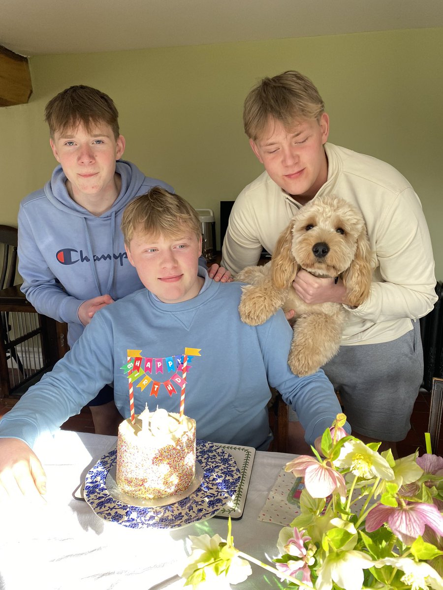 HawkeyGeorgina's tweet photo. Happy birthday to our amazing Oli 🎈 https://t.co/HGz96B2Rlu
