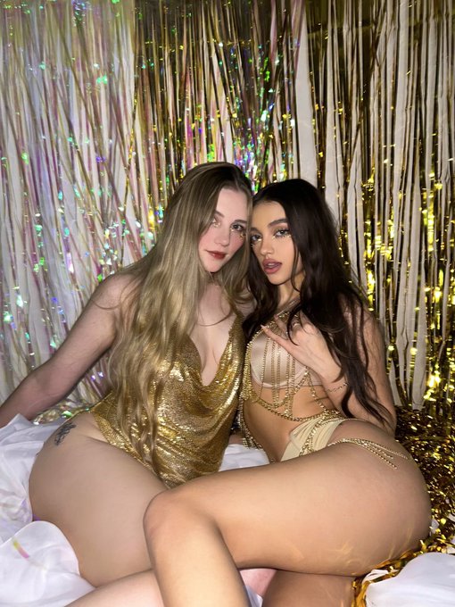 happy birthday to us 🥂 https://t.co/2od3NEYBtv