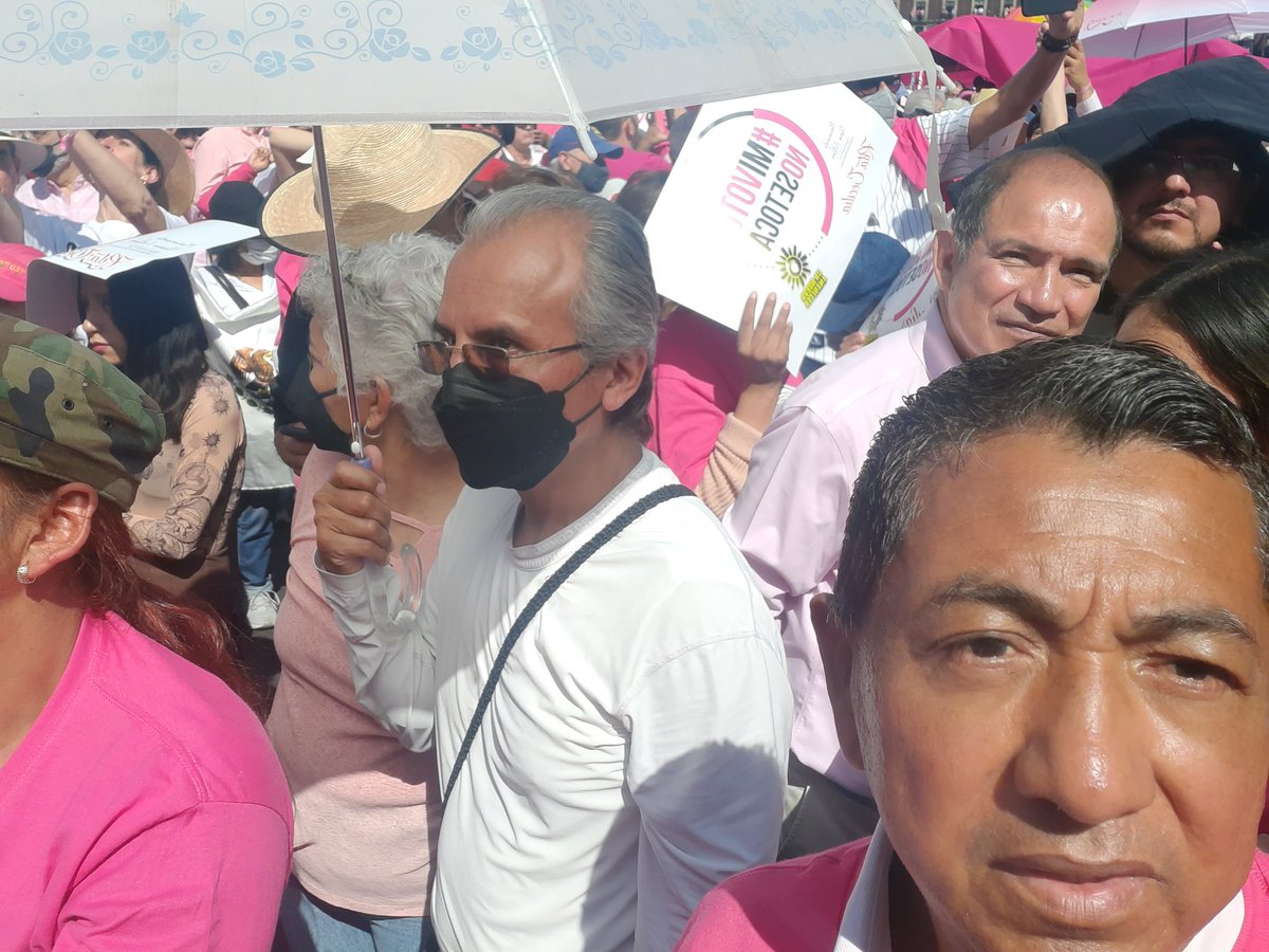 wilberthbenoni's tweet photo. Aquí en EL Zócalo en defensa del INE. #yosivinealzocalo https://t.co/Eu6S4oVSDW