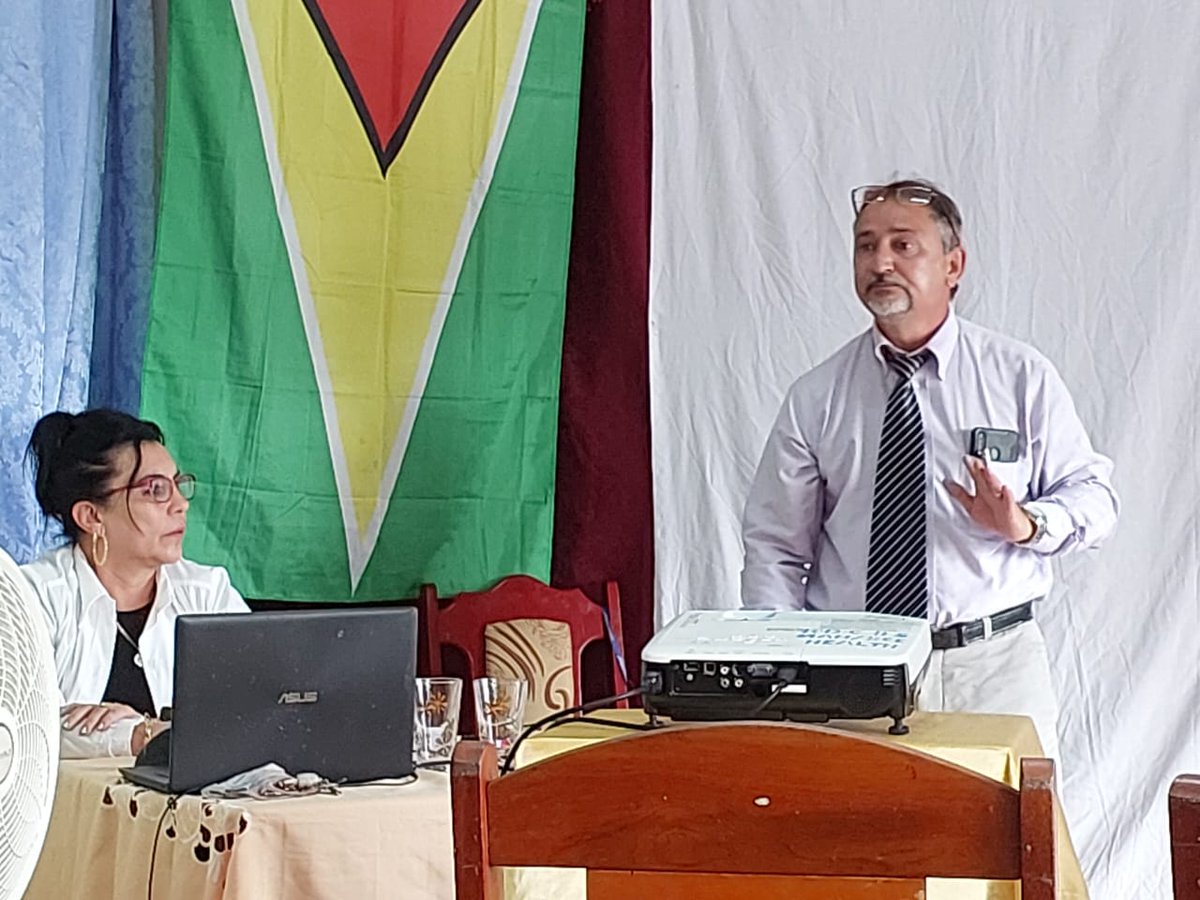 CubacooperaGu's tweet photo. La colaboración Médica🇨🇺 en #Guyana está presente en regiones alejadas como #Lethem y #Mahaicony, garantizando, durante el recién terminado año 2022 logros palpables en la atención médica y, desde su esencia humanista, mejorar la calidad de vida de estos grupos poblacionales. https://t.co/UxJuNTjha7