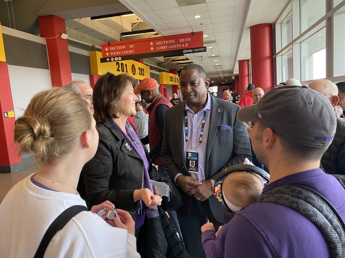 Getting ready for the @NUMensBball to tip-off against Maryland!  So many @NUAlumni rocking PURPLE!!!   @DrDerrickGragg @cbrennansports #B1Gstats