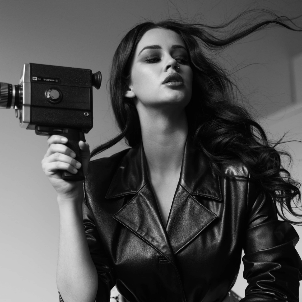 Show, don't tell.
10% Off All Online Orders at nanacoco.com #makeup #cosmetics #lipstick #lipgloss #facemakeup #professionalmakeup #stylist #beauty #beautysupplies #diymakeup