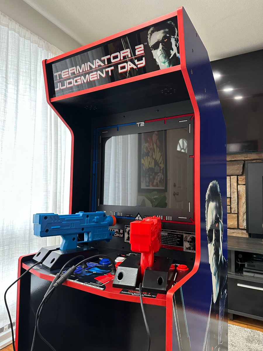 A new toy! ✨✨✨ #collectxdestroy #terminator #t2 #arcade #arcademachine