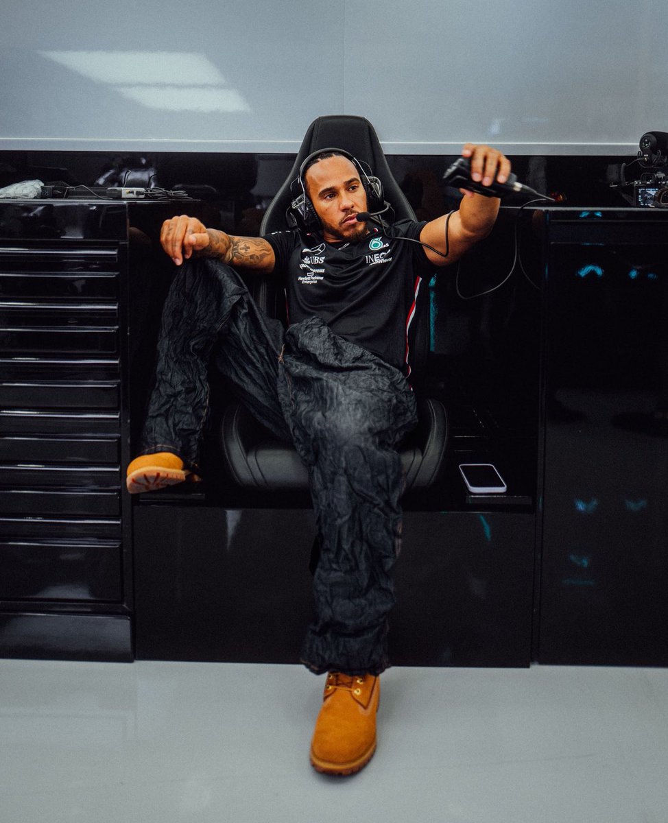 ROSALIE_PF's tweet image. HOLD ON GUYS…