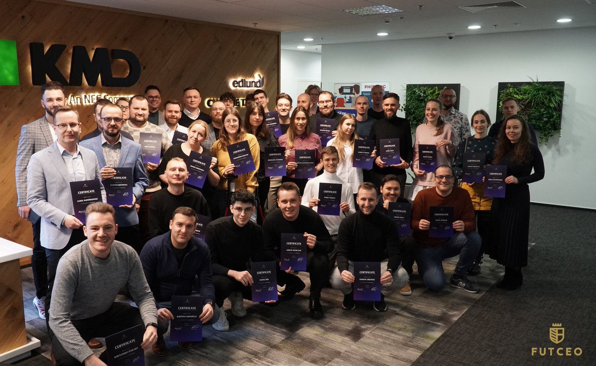 futceo's tweet photo. Było ekscytujące, było twórcze i wspaniałe! 🤩

To ostatni dzień szkolenia FUTCEO: Social Media Manager. Jesteśmy dumni z naszych absolwentów! 🥳

Zdobyli niezbędne umiejętności, by być topowymi SMM📱

Gratulujemy i życzymy powodzenia! 

#FUTCEO #SocialMediaManager #ProudMoments https://t.co/qDlKktBtB8