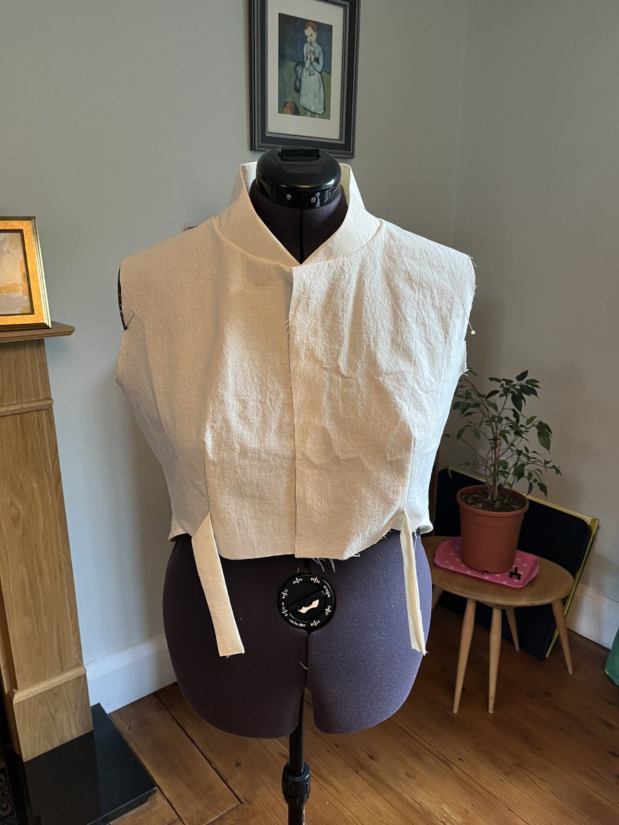 NovelistJessica's tweet photo. This mock-up for a regency Spencer is looking to be the cutest thing I’ve ever made. #amsewing https://t.co/5USrRMvZKX