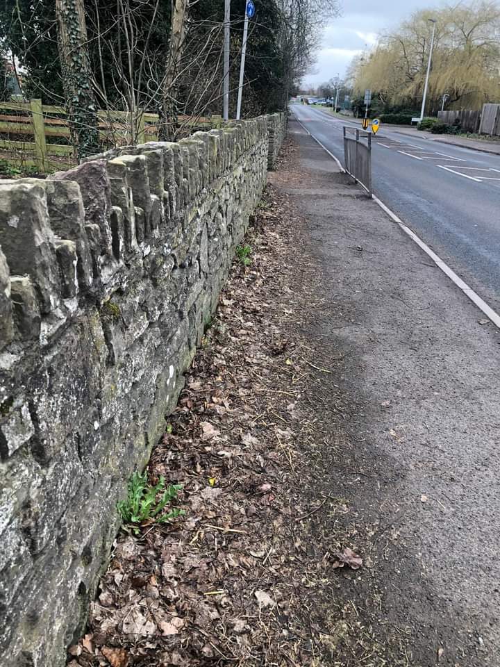 PowysRecycles's tweet photo. A diolch yn fawr iawn i'r Cyng. Will Lloyd am dorchi ei lewys i helpu cadw Gwernyfed yn daclus
And a huge thanks to Cllr. Will Lloyd for rolling up his sleeves to help keep Gwernyfed tidy
π΄σ §σ ’σ ·σ ¬σ ³σ Ώ π π§Ή πͺ https://t.co/9qBTf5df1s