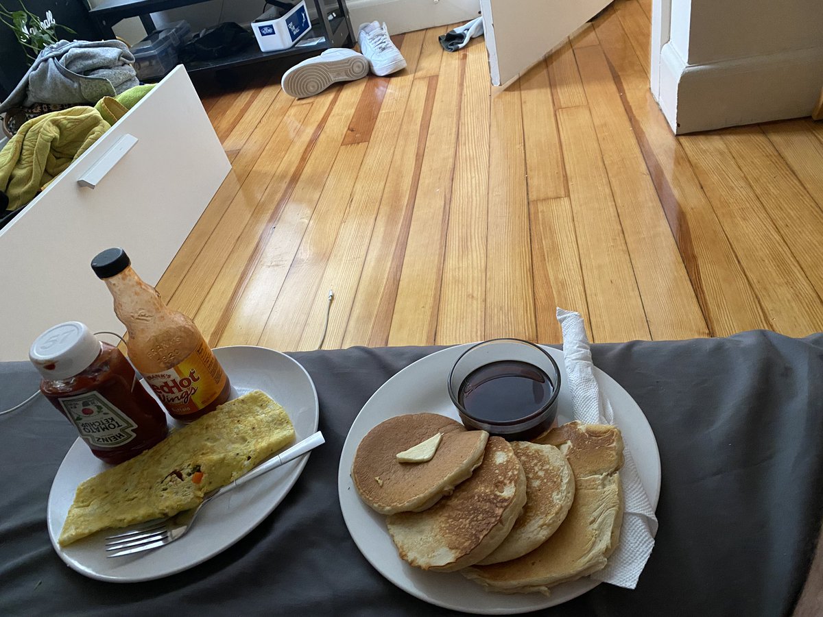 Mcnuggets57's tweet photo. Sober Dale b&amp;b treatment goes so hard #wifehimup https://t.co/3Sem0nyIXi