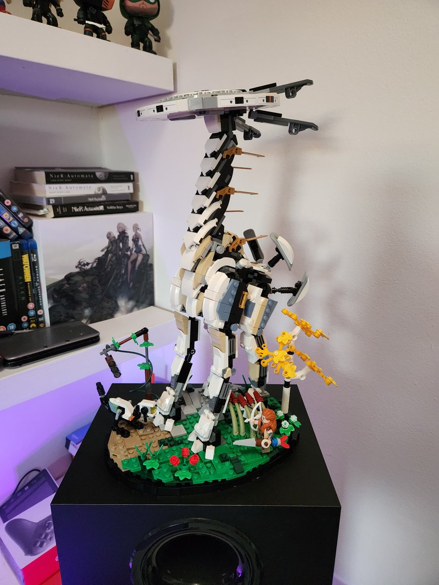 paneachy's tweet photo. Finished building my Lego Tallneck and I LOVE it 🥰
#HorizonZeroDawn #HorizonForbbidenWest https://t.co/LdQYvgqPSh