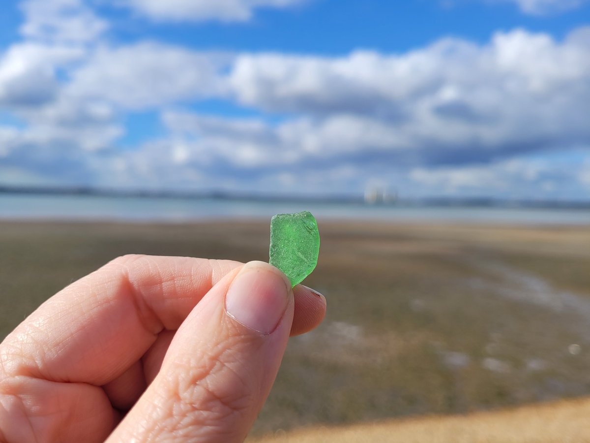 MrsBrown_SEMH's tweet photo. Lovely sunny Sunday stomp. Adventures in nature, with my family, are my favourite form of #SelfCare. Ensuring my bucket is filled for the school week ahead.
#Teacher5aDay #SelfCareSunday #SundayStomp #SeaGlass https://t.co/VX7upygdRE