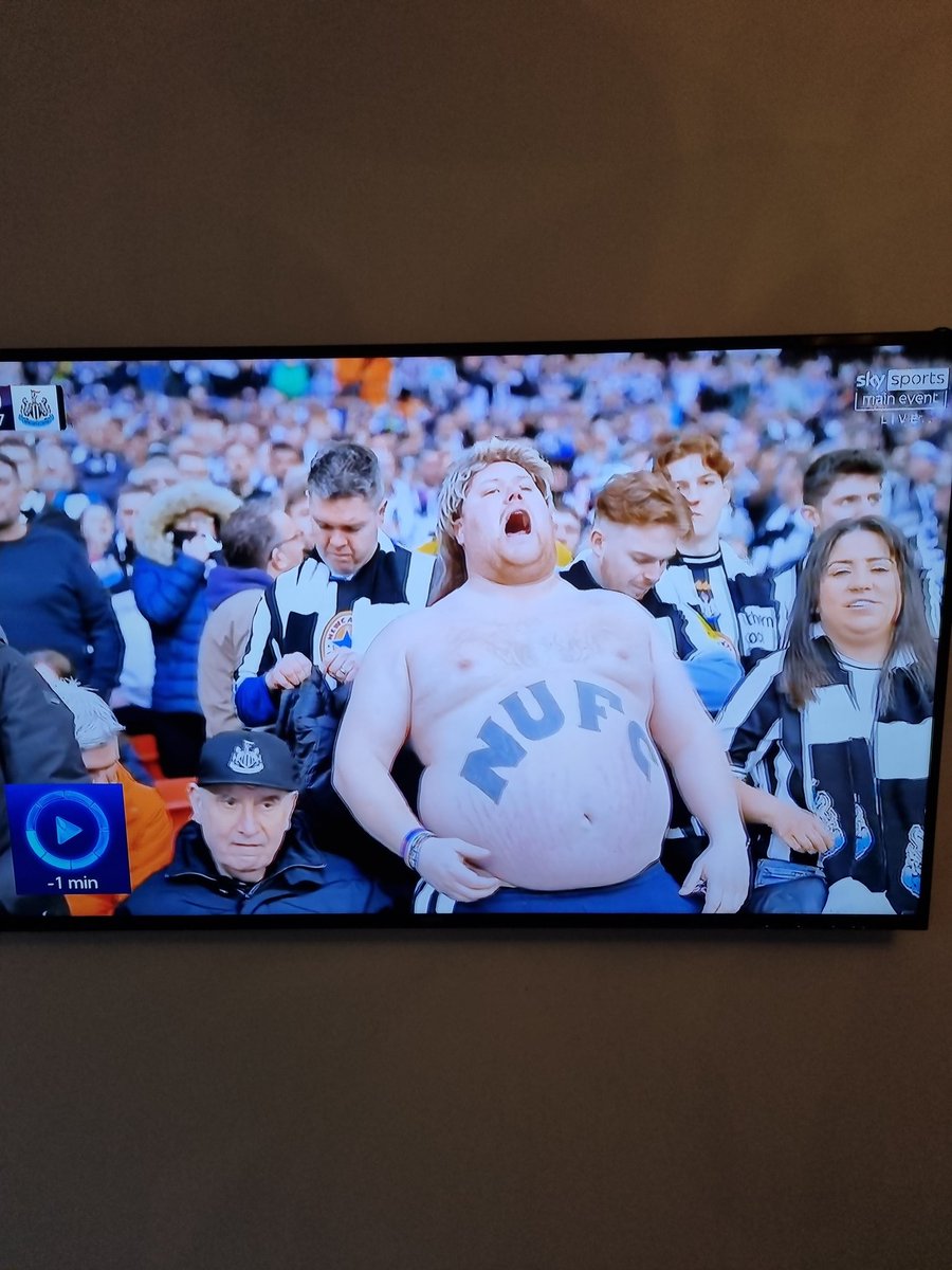 I always thought James corden was a west ham fan 🤷🏻‍♂️