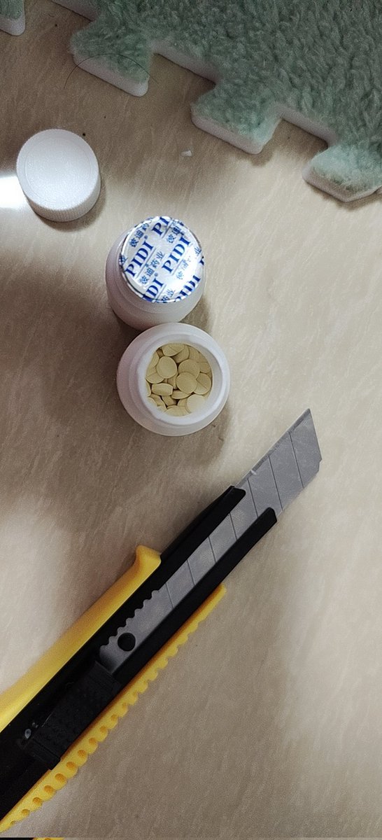 VesnaKhan's tweet photo. 我这边没有那么花里胡哨的药片，只有反馈最好的药品，三唑仑，千岛片，到货。有需要＋QQ��2774840232 ，可以货到付款。
支持拍照验货
#安眠药 #三唑仑 #昏睡 #迷玩  #迷药  #迷奸 #千岛片 https://t.co/Z4jUdiL8S4