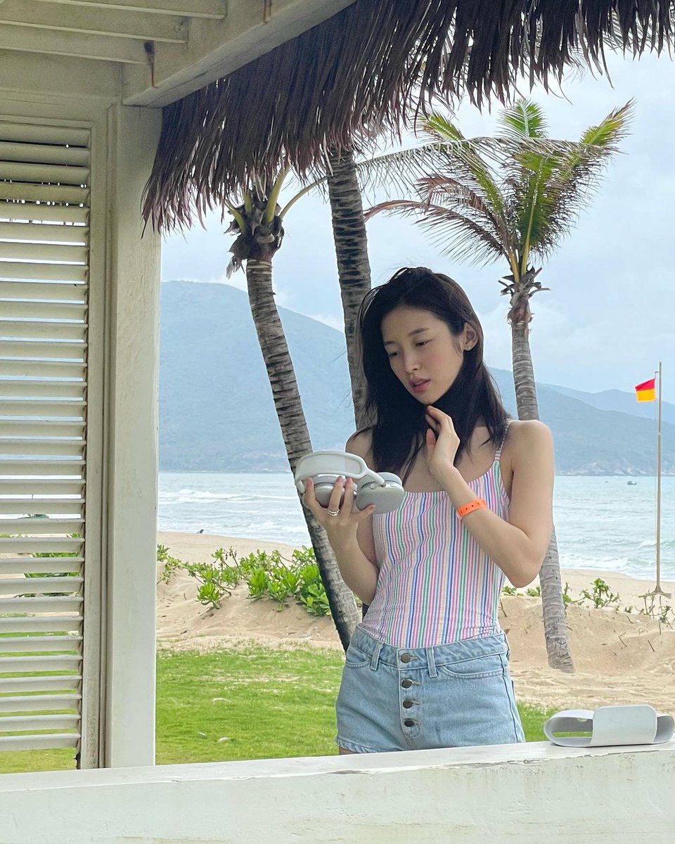 arin pics tweet media