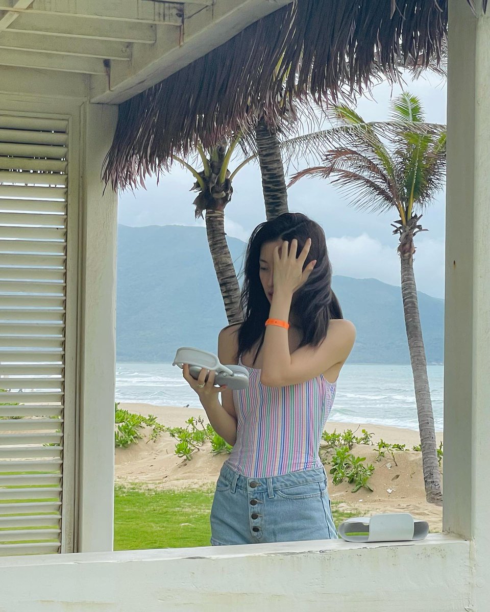 arin pics tweet media