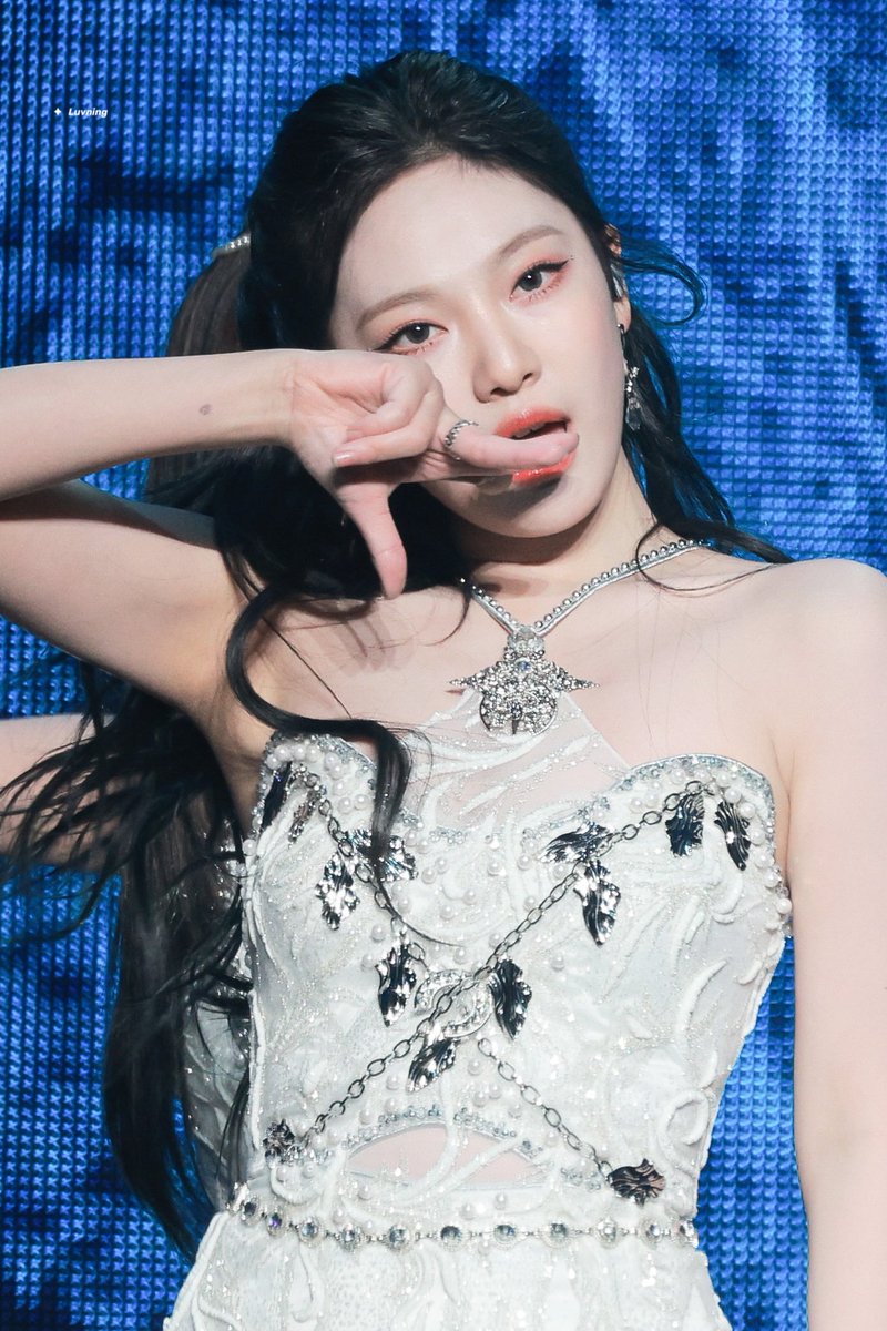 _luvning's tweet photo. 230226 SYNK : HYPER LINE

완전 공주님이야..💕💕

#AESPA #닝닝 #NINGNING #宁艺卓 https://t.co/q1JT9NZOa2