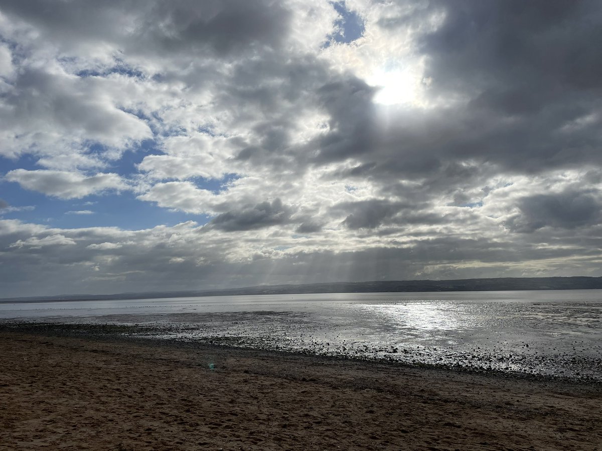 AlCrop's tweet image. Lovely afternoon walk from Thurstaston to West Kirby