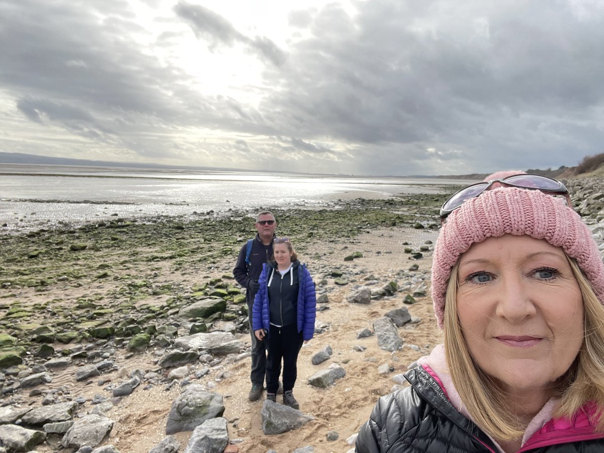 AlCrop's tweet image. Lovely afternoon walk from Thurstaston to West Kirby