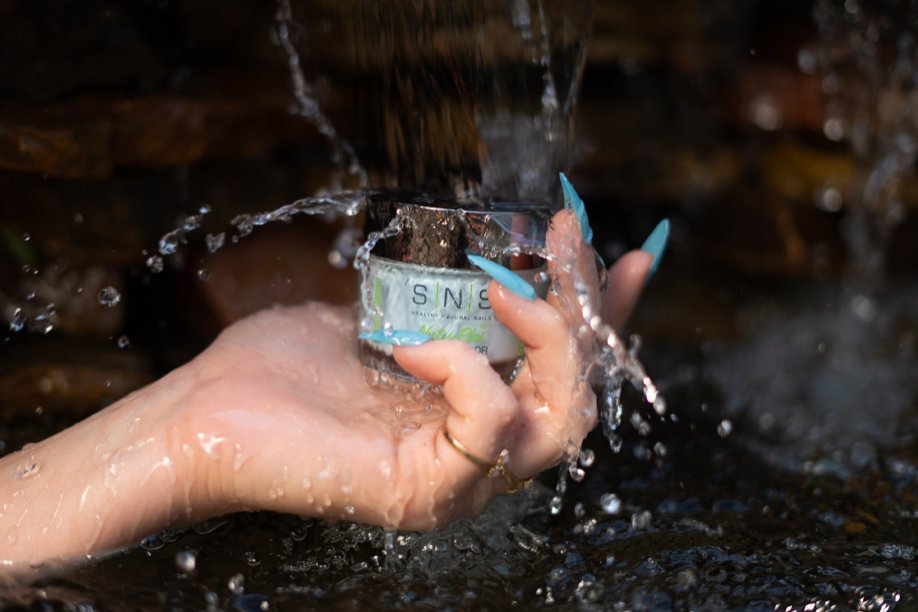 snsnails_'s tweet photo. Singing in the shower is all the fun and games until you shampoo in your mouth, then you become a soap opera. 😆😅
#HappySundayPunday #Sundayfunday #snsnails https://t.co/KsZoVXZXxP