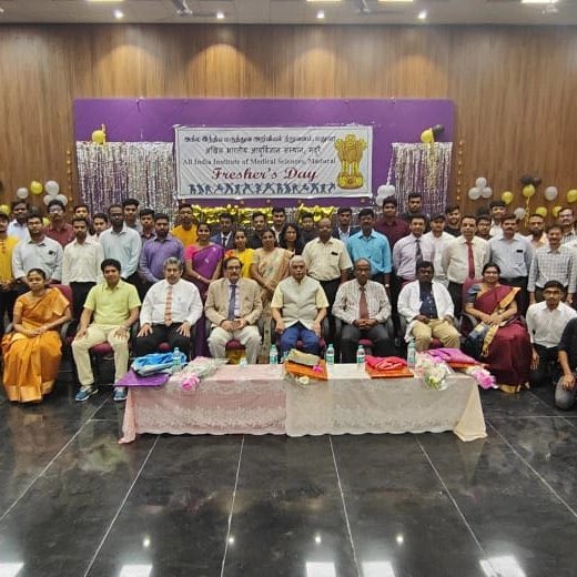 Selvakumar_IN's tweet image. மதுரை எய்ம்ஸ் மாணவர்கள் !

செங்கல் திருடனுக்கு அனுப்பி வைங்க.