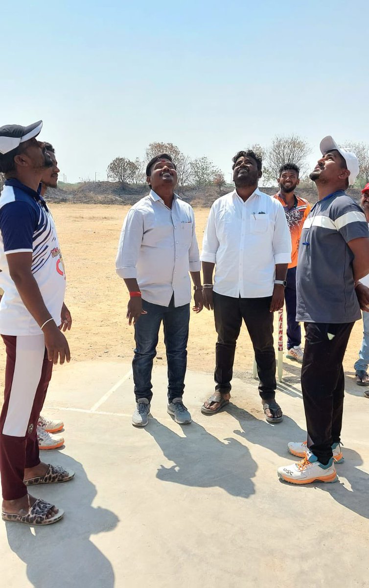 NSUIKarnataka's tweet photo. ಯಾದಗಿರಿ ನಗರದ ಜಿಲ್ಲಾ ಕ್ರೀಡಾಂಗಣದಲ್ಲಿ NSUI ವತಿಯಿಂದ ಆಯೋಜಿಸಿದ "ಸೂಪರ್ ಸಿಕ್ಸ್ ಕ್ರಿಕೆಟ್ ಟೂರ್ನಮೆಂಟ್" https://t.co/4Be0BCMYyw
