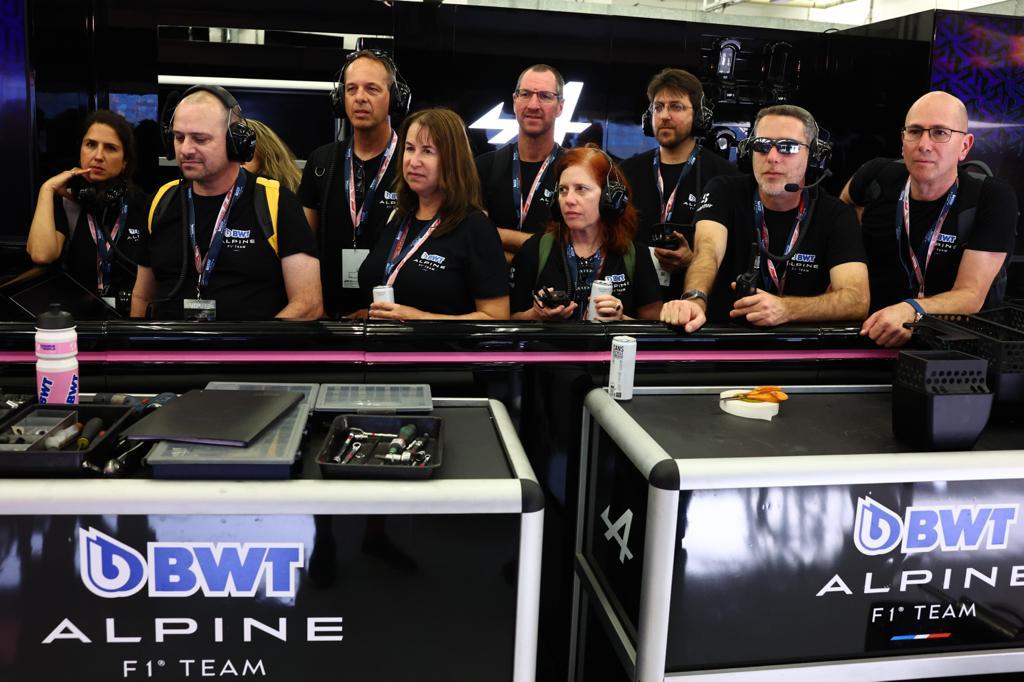 With the F1 season about to start, there's no better opportunity to visit BWT Alpine F1 Team, our optical performance partners!
A group of our employees traveled to Bahrain during the pre-season testing, and met with BWT Alpine F1 Team amazing drivers and team.

#shamir #alpine
